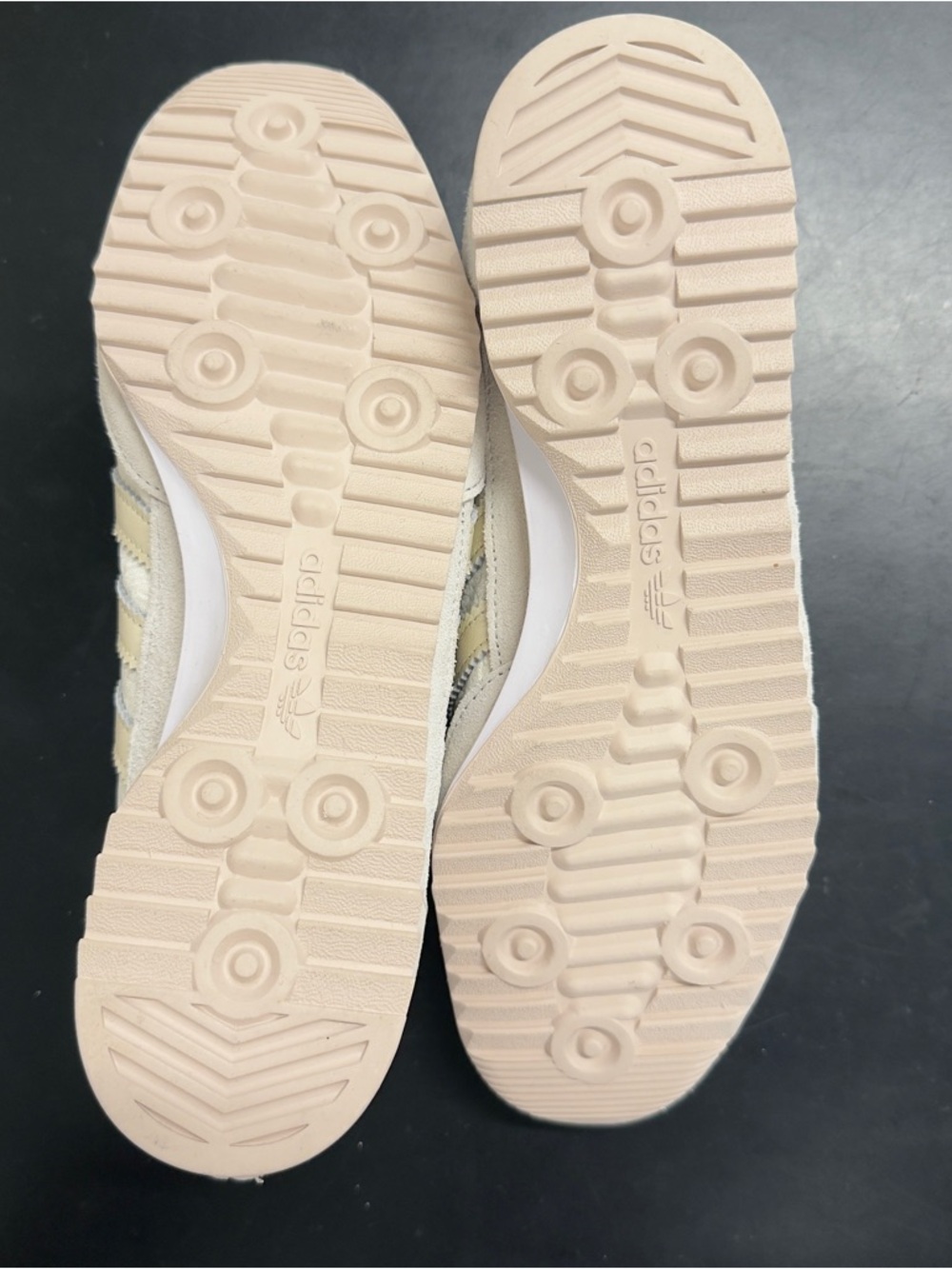 adidas Women’s Neutral Cream Low-Top Sneakers Size 8.5 NWOT - Picture 9 of 10